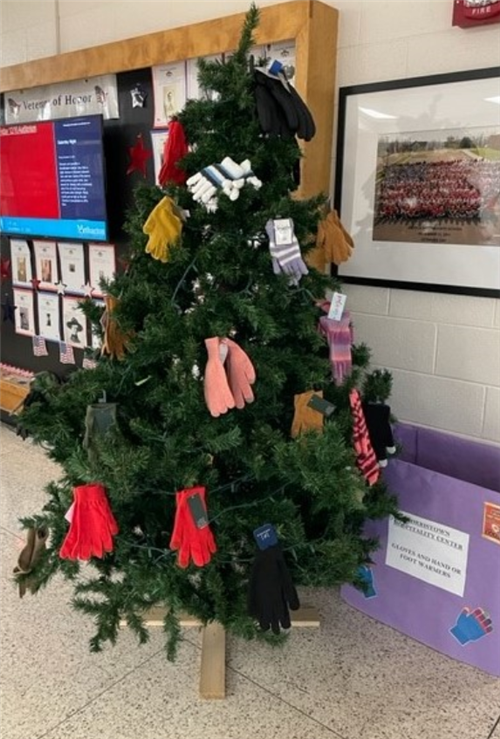 Arcola giving tree